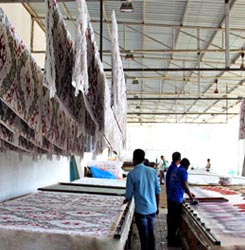 Manufacturer of designer Custom Made Rugs in India